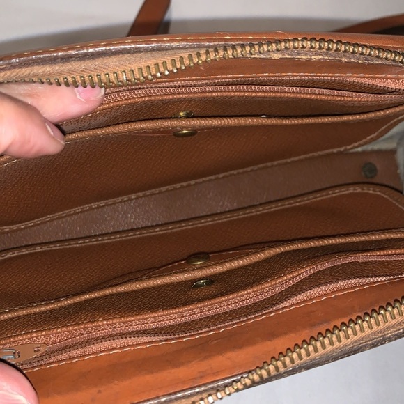 Vintage Gently Loved Dooney & Bourke All Weather Pebbled Leather Crossbody - Picture 7 of 12